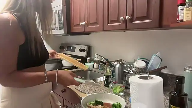 Snapshot of prettyykitty22 chatting on November 11, 2025, 2:22 am prettyykitty22 online show from November 11, 2025, 2:22 am