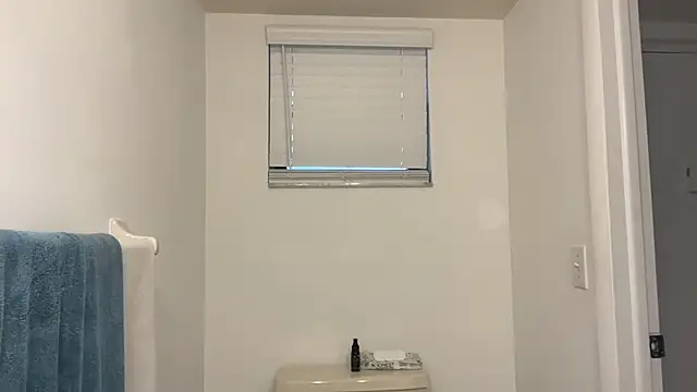 Snapshot of prettyykitty22 chatting on February 15, 2026, 11:12 pm prettyykitty22 online show from February 15, 2026, 11:12 pm