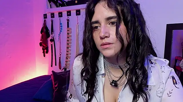 elowen halley1 online show from February 19, 2026, 6:04 pm