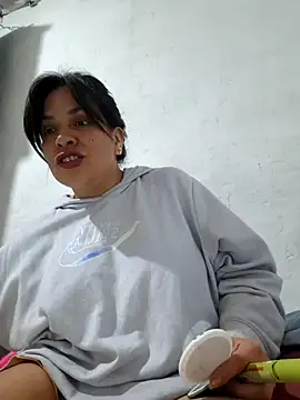 astridcollinsvip online show from February 19, 2026, 5:36 am