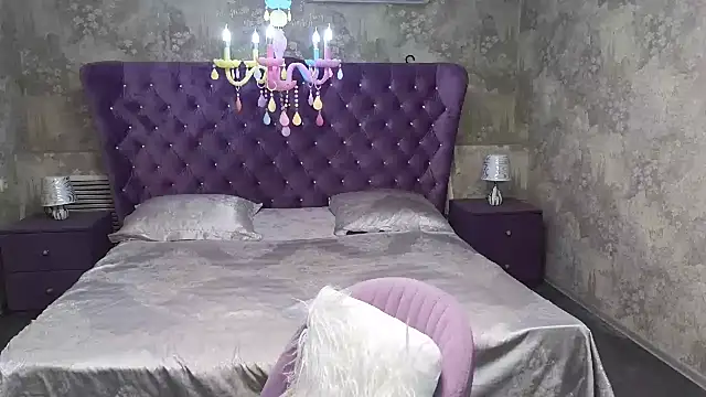 Eloisa Eliot online show from October 10, 2025, 1:32 pm