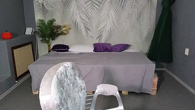 Eloisa Eliot online show from November 4, 2025, 3:33 pm