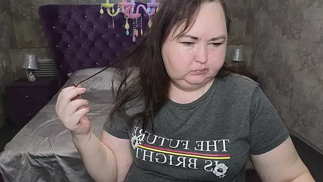 Eloisa Eliot online show from November 10, 2025, 4:17 pm