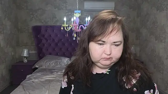 Eloisa Eliot online show from November 18, 2025, 5:39 pm