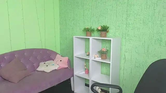 Eloisa Eliot online show from November 28, 2025, 4:42 pm