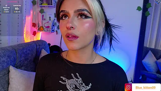 blue kitten online show from November 28, 2025, 4:04 am