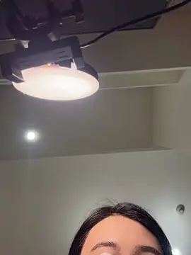 shishi0688 online show from April 18, 2026, 1:15 pm