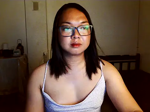 Snapshot of Trishme chatting on October 15, 2025, 3:45 pm Trishme online show from October 15, 2025, 3:45 pm