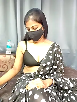 Misss-julli online show from October 4, 2025, 3:37 am