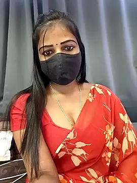 Misss-julli online show from November 14, 2025, 4:55 am