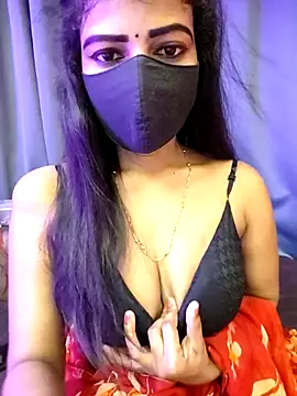 Snapshot of Misss-julli chatting on March 30, 2026, 12:44 am Misss-julli online show from March 30, 2026, 12:44 am