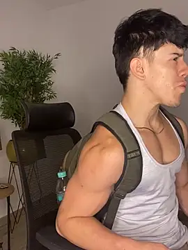 Snapshot of MaxCooper1 chatting on September 17, 2025, 9:05 pm MaxCooper1 online show from September 17, 2025, 9:05 pm