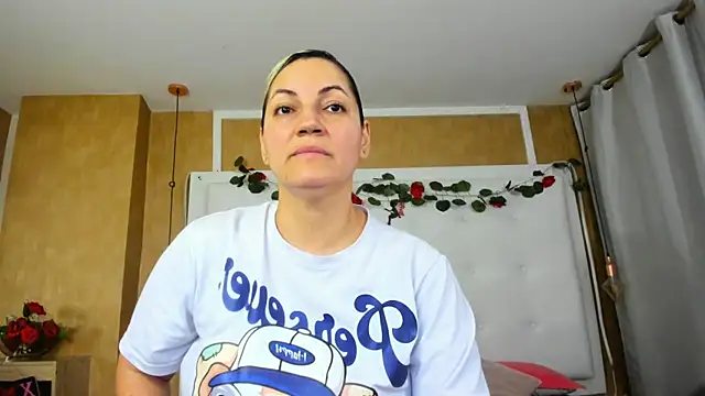 Heidy milf online show from April 29, 2026, 8:15 pm