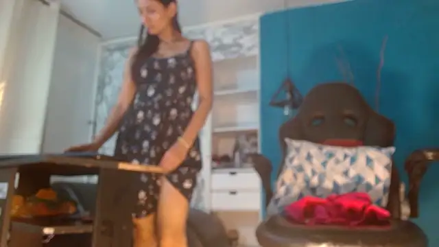 hanna mooreee online show from March 26, 2026, 6:57 pm