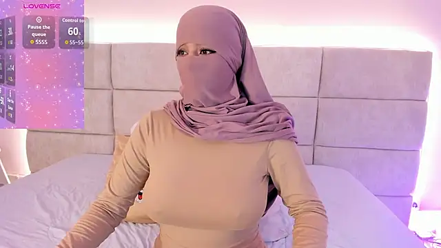  Nadiaa online show from December 3, 2025, 7:12 pm