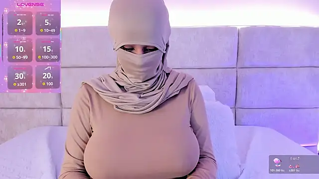  Nadiaa online show from April 9, 2026, 7:08 pm