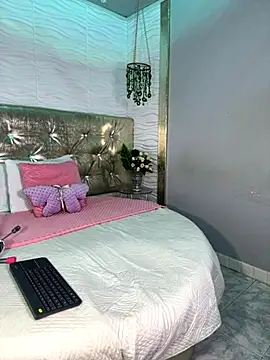 jhade fox online show from November 22, 2025, 3:49 am