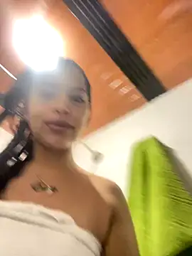 Mia garcia28 online show from September 27, 2025, 11:37 am