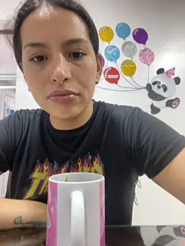 Mia garcia28 online show from November 21, 2025, 7:12 pm