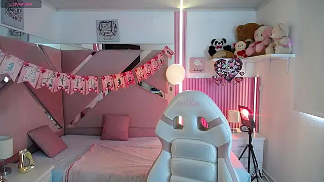 Mia garcia28 online show from February 19, 2026, 8:05 pm