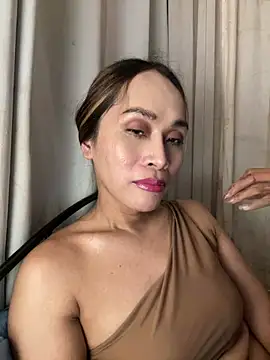 RomanticPearlTS online show from April 4, 2026, 2:10 am