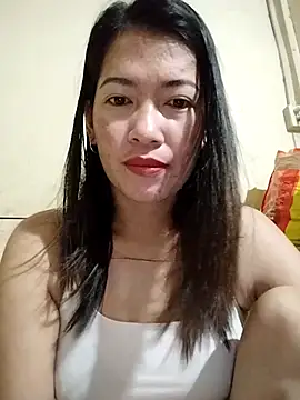 wildxxxGia online show from May 18, 2026, 8:14 pm