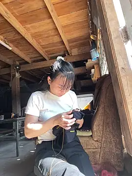 Sunyinn online show from November 25, 2025, 5:51 am