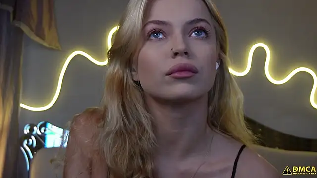 kellypeachcake online show from October 28, 2025, 5:44 am