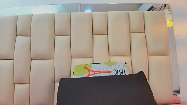 sweet amye online show from November 24, 2025, 7:13 pm