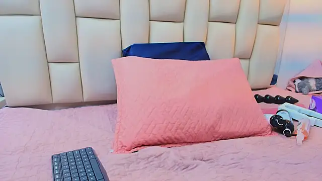 sweet amye online show from February 8, 2026, 7:06 pm