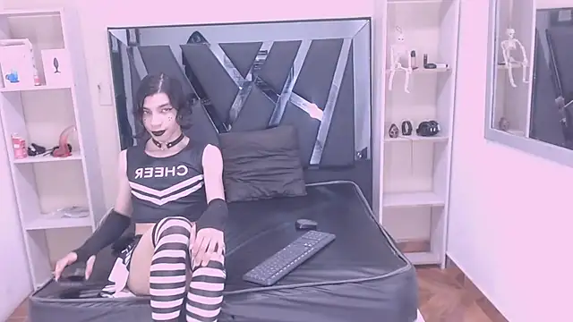 Atley Dolly online show from October 28, 2025, 9:28 pm