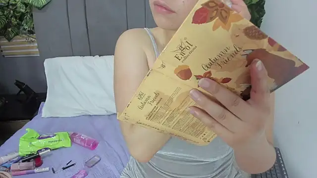 vela-kimm online show from November 3, 2025, 8:32 pm