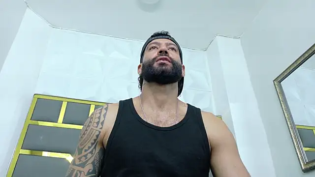 yorbymaxx online show from October 31, 2025, 4:41 pm