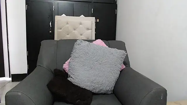 Taliana21 online show from April 20, 2026, 7:59 pm