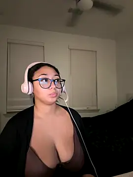 Snapshot of minhaa_gamer chatting on September 19, 2025, 9:54 am minhaa gamer online show from September 19, 2025, 9:54 am