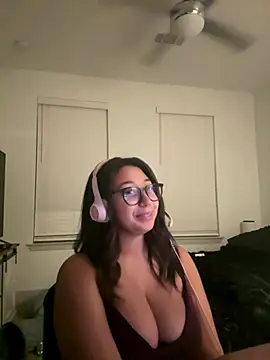 Snapshot of minhaa_gamer chatting on September 25, 2025, 10:08 am minhaa gamer online show from September 25, 2025, 10:08 am