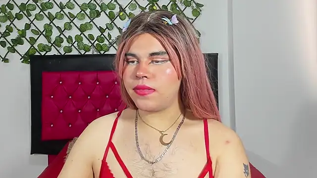 Lady Evelynn online show from October 8, 2025, 8:17 pm