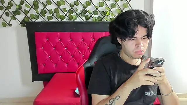 Lady Evelynn online show from October 15, 2025, 5:13 pm