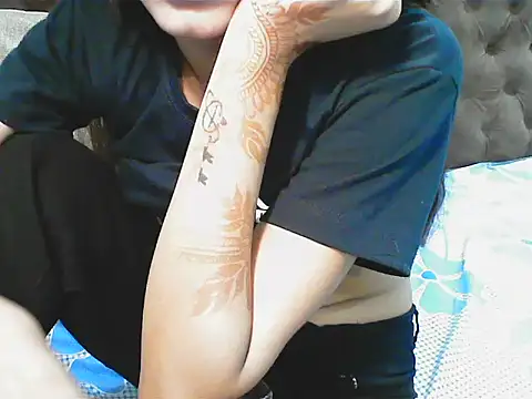 Snapshot of elize__ chatting on September 23, 2025, 2:20 pm elize   online show from September 23, 2025, 2:20 pm