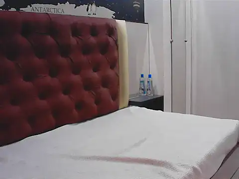 elize   online show from November 20, 2025, 3:28 am