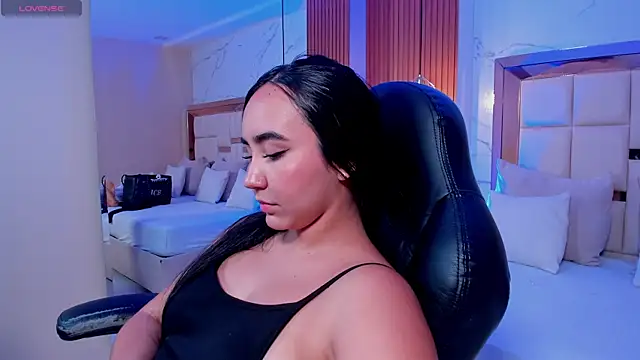Snapshot of julieta_rosee chatting on May 5, 2026, 11:13 pm julieta rosee online show from May 5, 2026, 11:13 pm