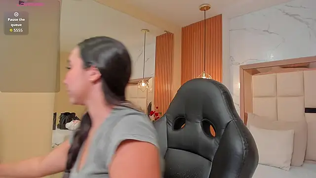 Snapshot of julieta_rosee chatting on June 1, 2026, 10:33 pm julieta rosee online show from June 1, 2026, 10:33 pm