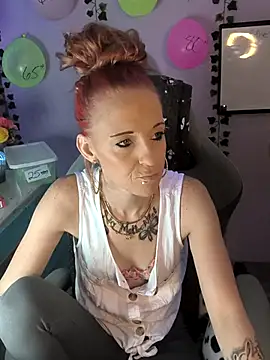 Snapshot of Purple2StayThnxx chatting on September 21, 2025, 11:17 pm Purple2StayThnxx online show from September 21, 2025, 11:17 pm