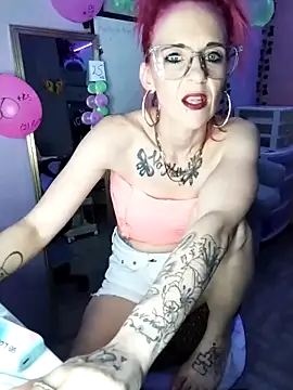 Snapshot of Purple2StayThnxx chatting on October 12, 2025, 11:04 pm Purple2StayThnxx online show from October 12, 2025, 11:04 pm