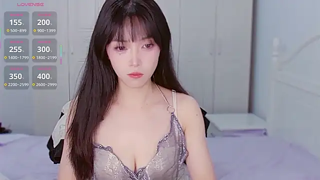 XiaoNana  online show from September 18, 2025, 1:51 am