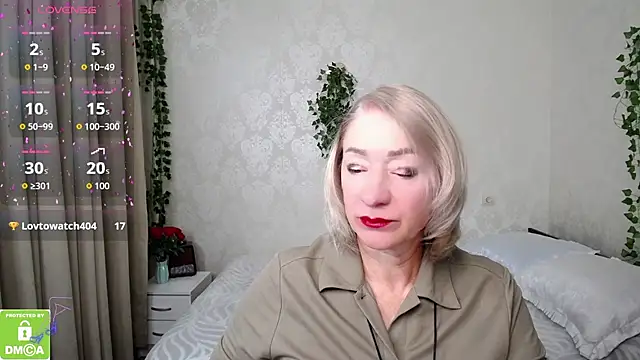 hunters woman online show from October 13, 2025, 1:11 pm