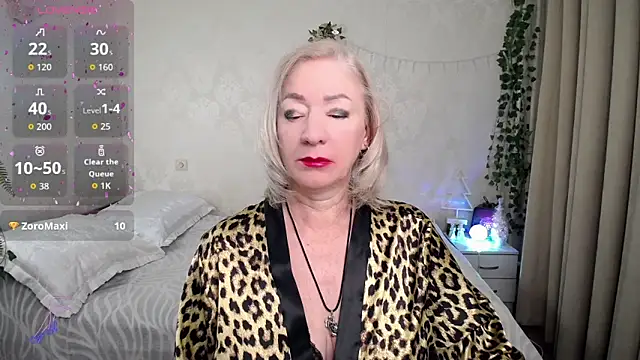 hunters woman online show from December 14, 2025, 10:47 pm