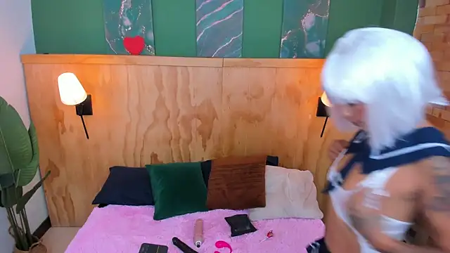 milavega  online show from October 8, 2025, 12:25 pm