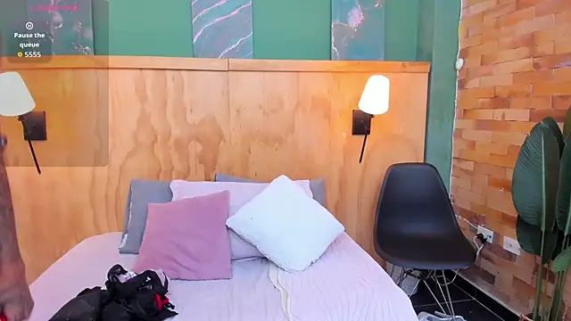 milavega  online show from March 10, 2026, 11:48 am