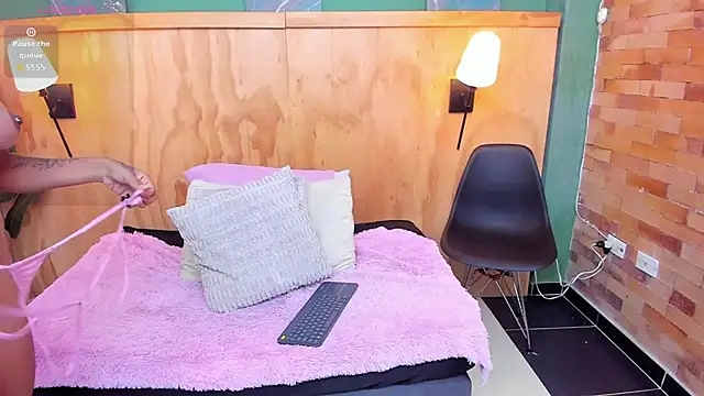 milavega  online show from March 23, 2026, 12:09 pm